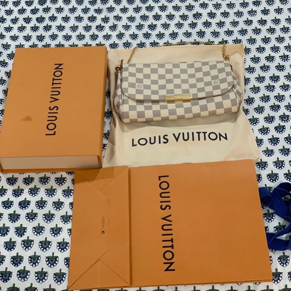 Louis Vuitton Handbags - 100% authentic Louis Vuitton Bag